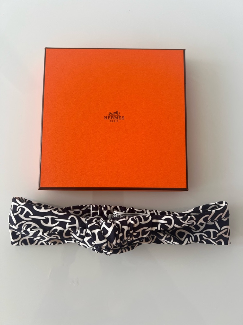 Hermès Naoussa Gabi Headband NEW White Black Print
